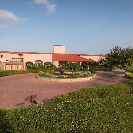Regenta Resort Bhuj By Royal Orchid Hotels Limited Esterno foto