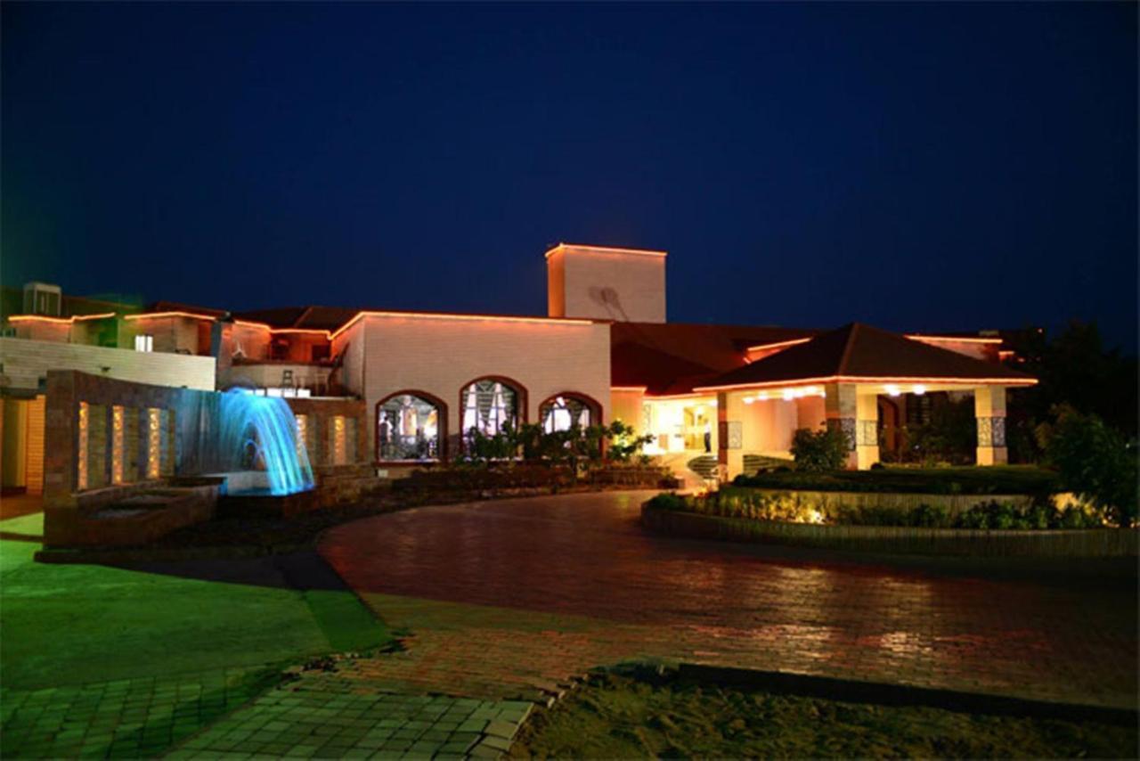 Regenta Resort Bhuj By Royal Orchid Hotels Limited Esterno foto