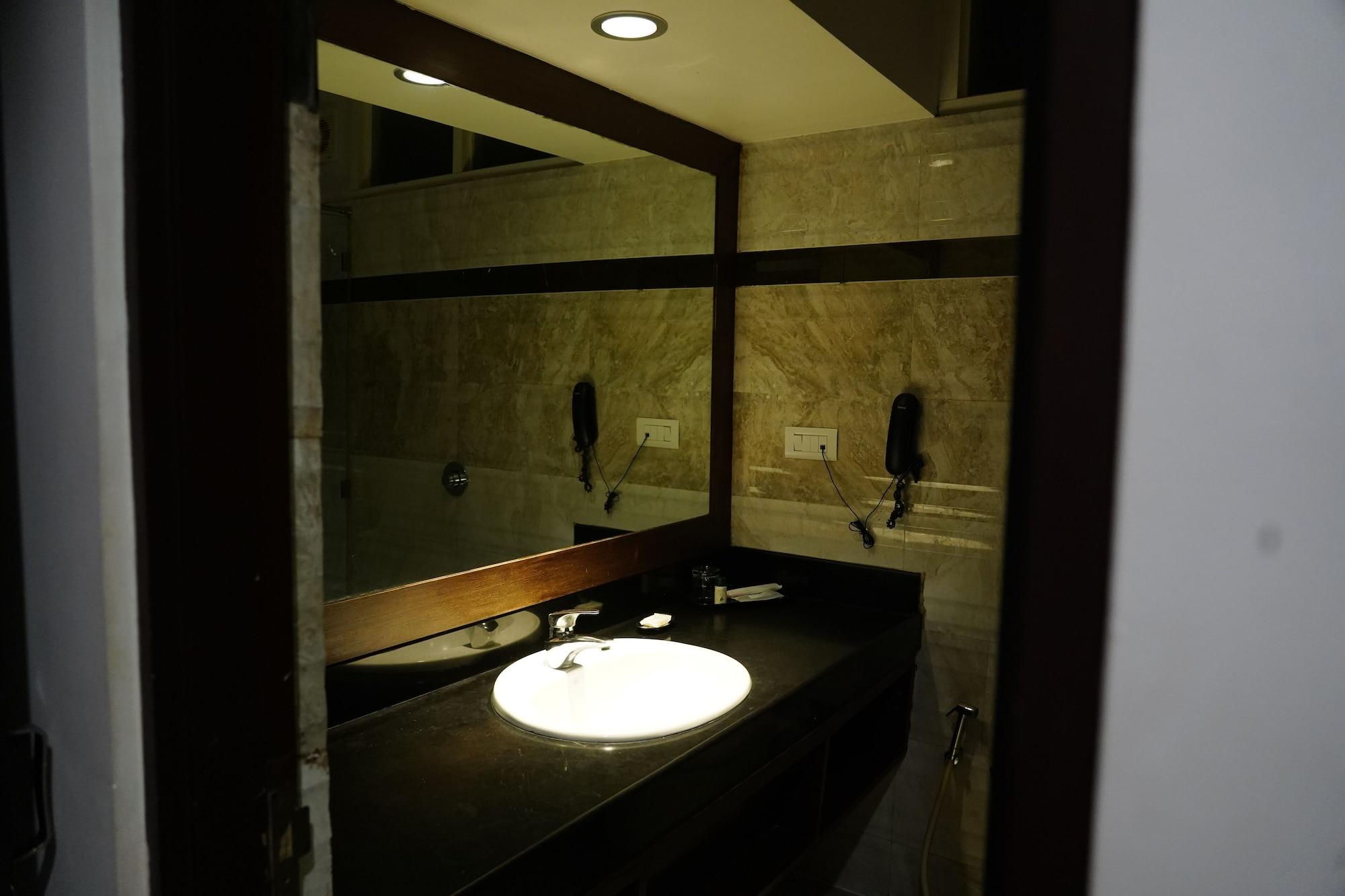Regenta Resort Bhuj By Royal Orchid Hotels Limited Esterno foto