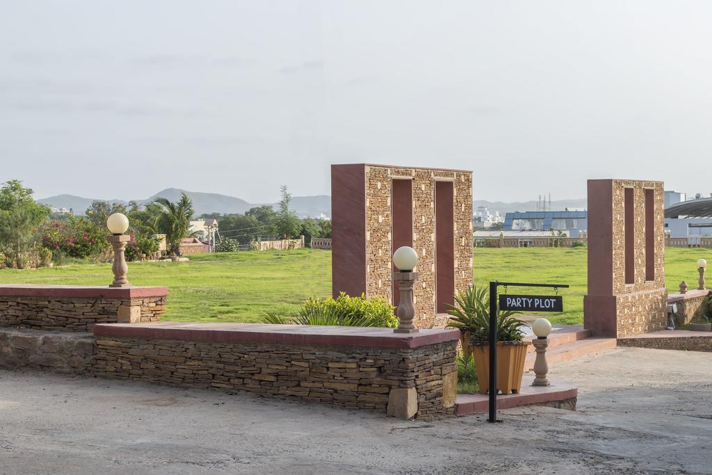 Regenta Resort Bhuj By Royal Orchid Hotels Limited Esterno foto