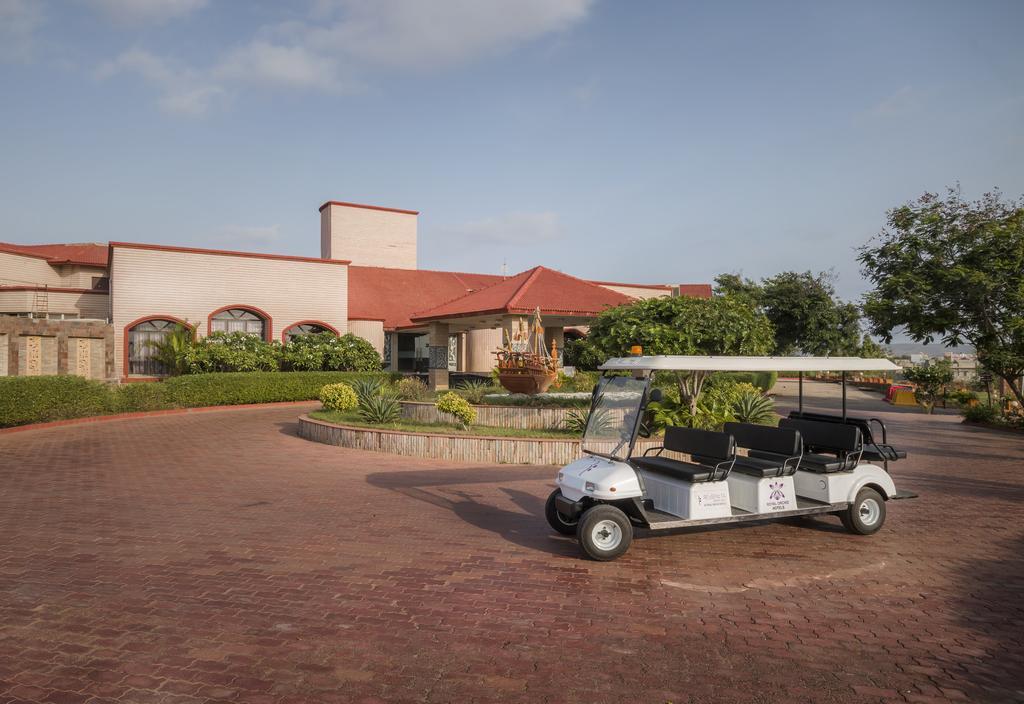 Regenta Resort Bhuj By Royal Orchid Hotels Limited Esterno foto