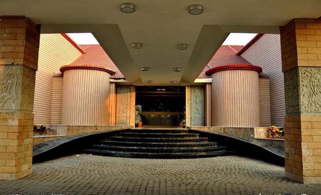Regenta Resort Bhuj By Royal Orchid Hotels Limited Esterno foto