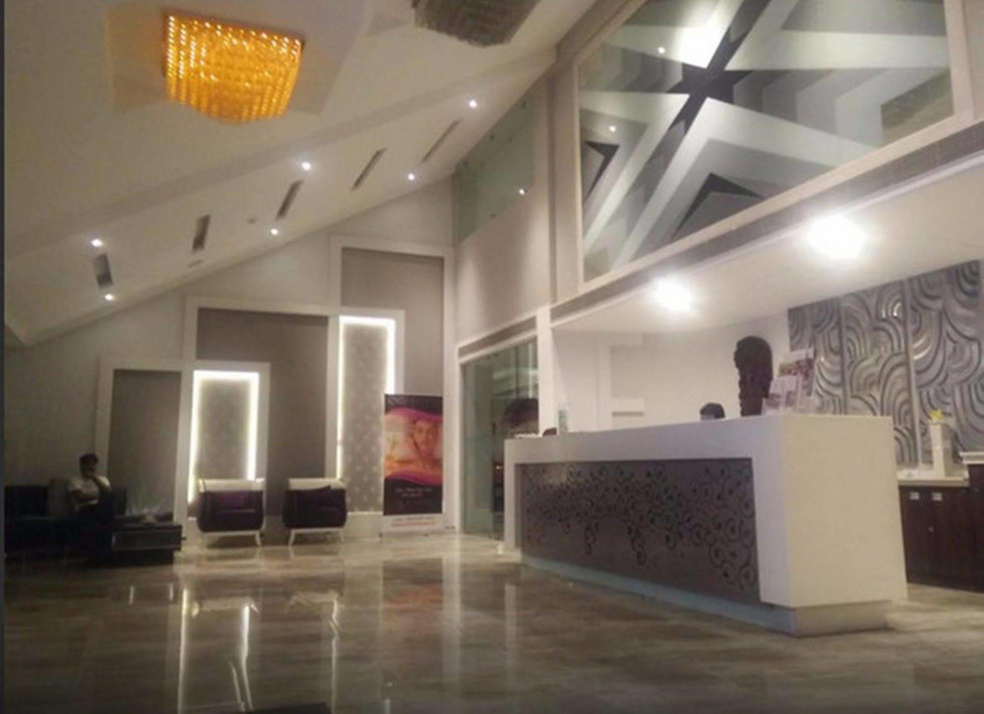 Regenta Resort Bhuj By Royal Orchid Hotels Limited Esterno foto